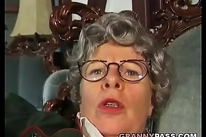 Granny Frigs Her Aggravation
