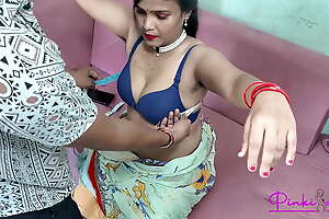 (Moosa Tailor) tempts and fucked hard Pinki Bhabhi during taking measurment of her chest