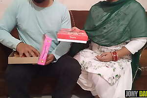 Diwali ke din maami ki choot ke pataakhe chala kar manaayi diwali