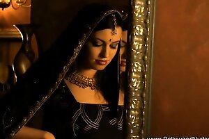 Beauty From India Plays Around