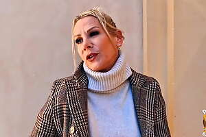 Victoria, 47 ans, une milf assoiffé de sexe !