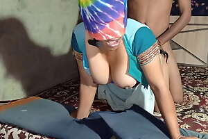 Desi Village bhabhi sex With his Skimp