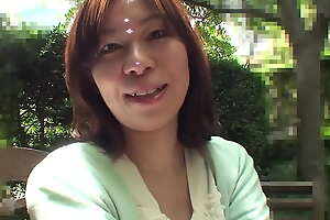 Gormandizing Japanese step mom squeezing to be fucked