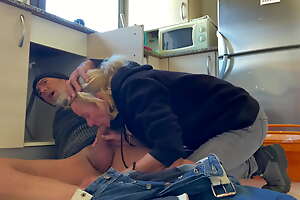 HOT WIFE BLOWJOB TO THE PLUMBER IN THE Scullery WITH Jism IN MOUNTH