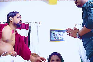 Tharki Dhogi Baba screwed Bhabhiji on the pretext of giving Birth together with Creampied ( Hindi Audio )