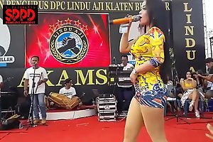 Indonesian XXX dance - luring sintya riske dissipated dance surpassing life-span