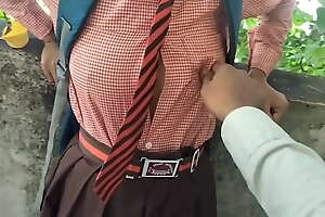 Desi local village teen school girl outdoor sexual relations video, Indian Beautiful village girl MMS