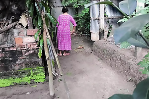 I see my aunty flakes the yard, I hugged her coupled with started fucking
